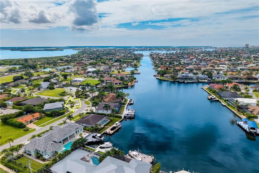 111 Bahama Ave, Marco Island, FL 34145-34