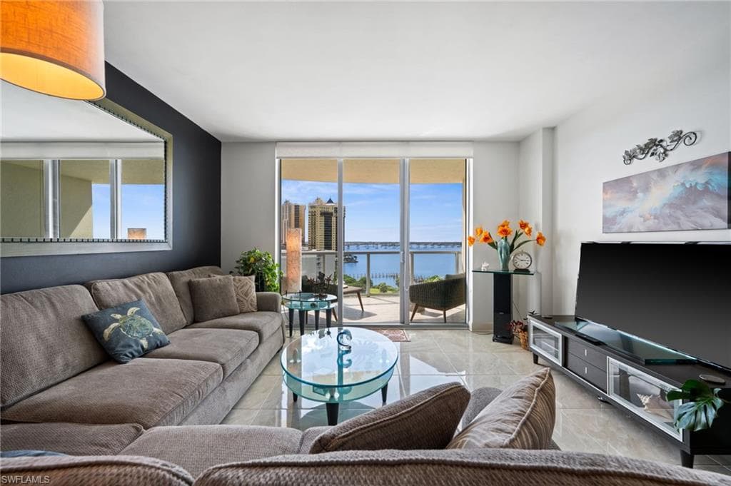 3000 Oasis Grand Blvd 901, Fort Myers, FL 33916-18