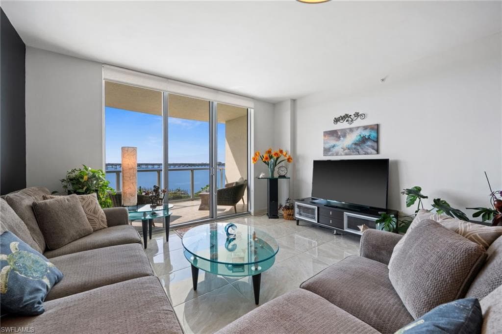 3000 Oasis Grand Blvd 901, Fort Myers, FL 33916-19