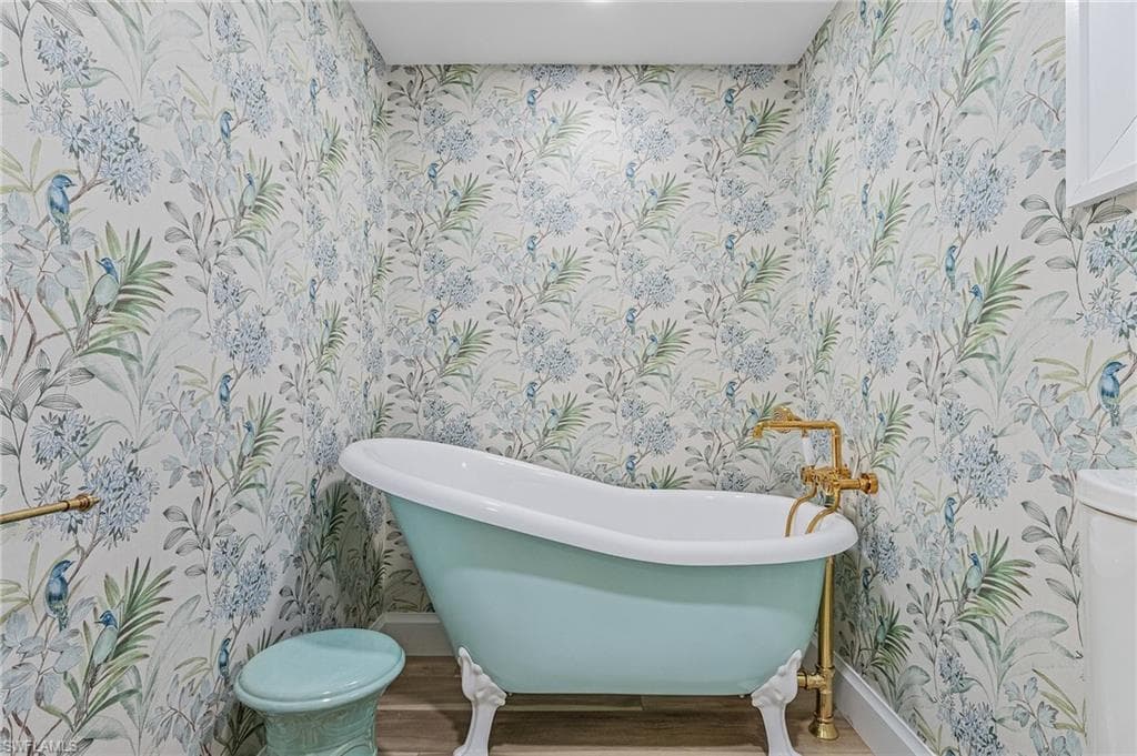 725 2nd St S, Naples, FL 34102-13