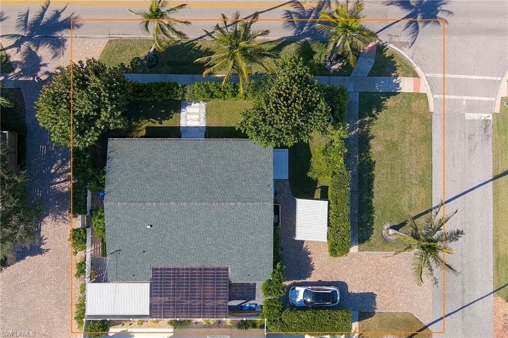 725 2nd St S, Naples, FL 34102-20