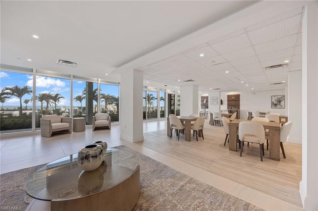 3443 Gulf Shore Blvd N 207, Naples, FL 34103-14