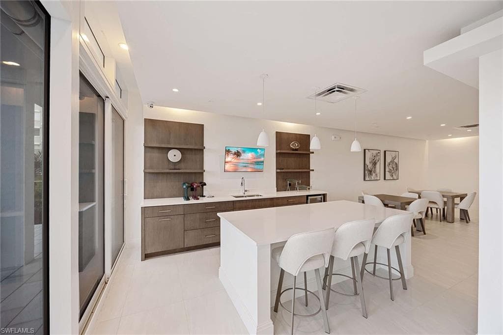 3443 Gulf Shore Blvd N 207, Naples, FL 34103-15