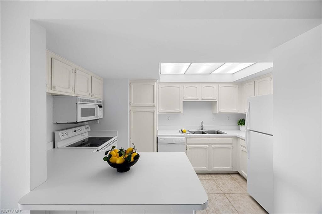 3443 Gulf Shore Blvd N 207, Naples, FL 34103-5