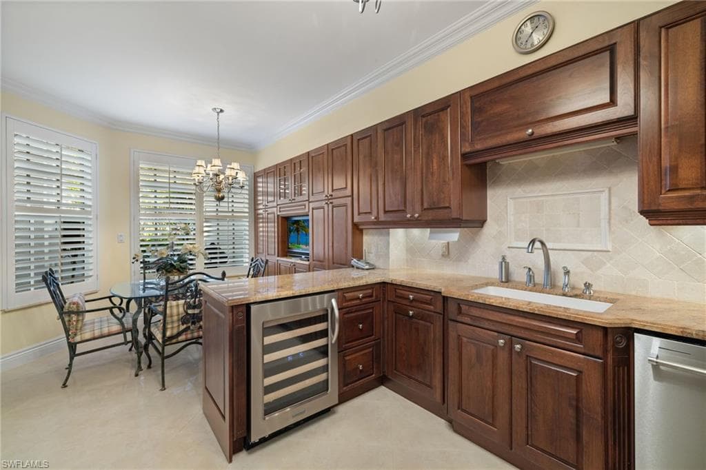 6830 San Marino Dr 711a, Naples, FL 34108-7