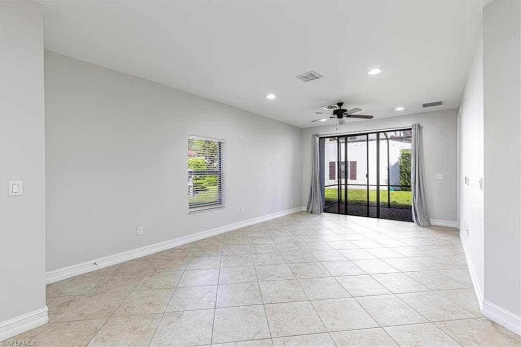 7738 Bristol Cir, Naples, FL 34120-8