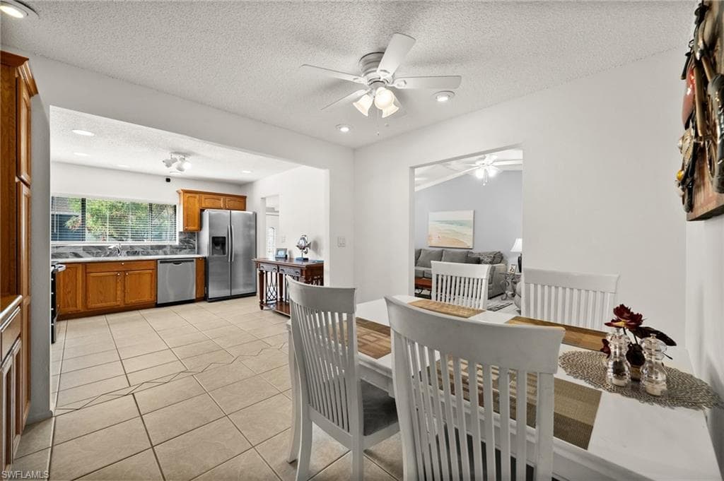 11660 Pointe Circle Dr, Fort Myers, FL 33908-8