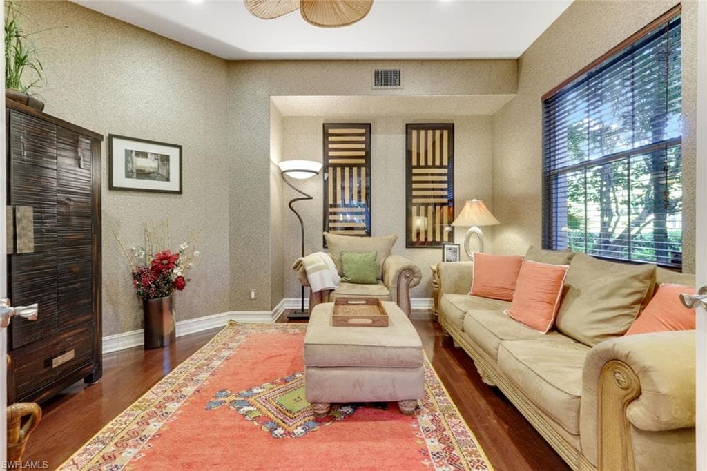 2868 Tiburon Blvd E 101, Naples, FL 34109-18