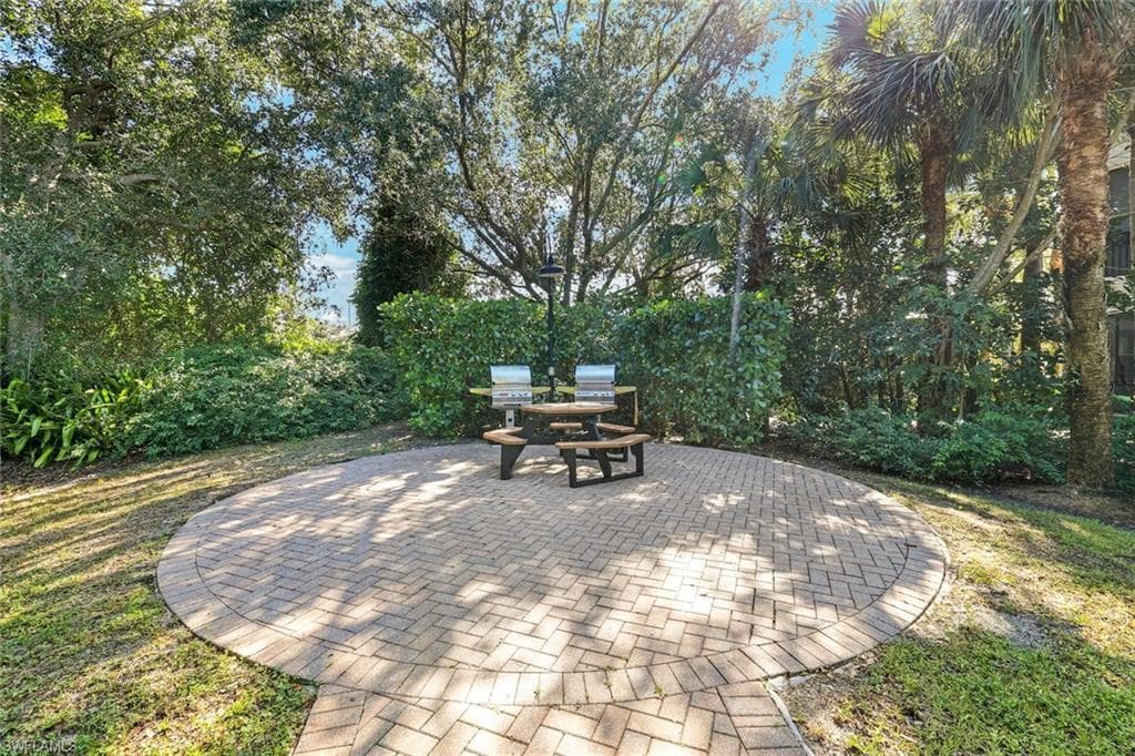 2868 Tiburon Blvd E 101, Naples, FL 34109-22