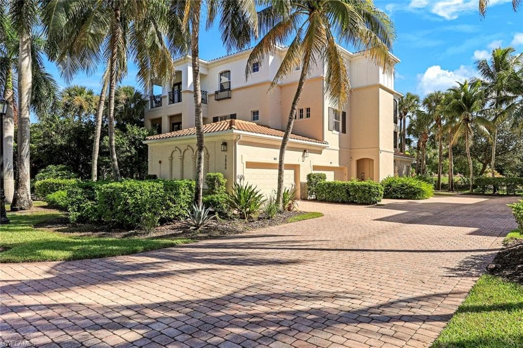 2868 Tiburon Blvd E 101, Naples, FL 34109-23