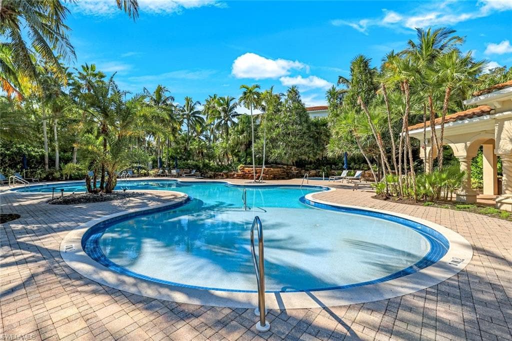 2868 Tiburon Blvd E 101, Naples, FL 34109-25