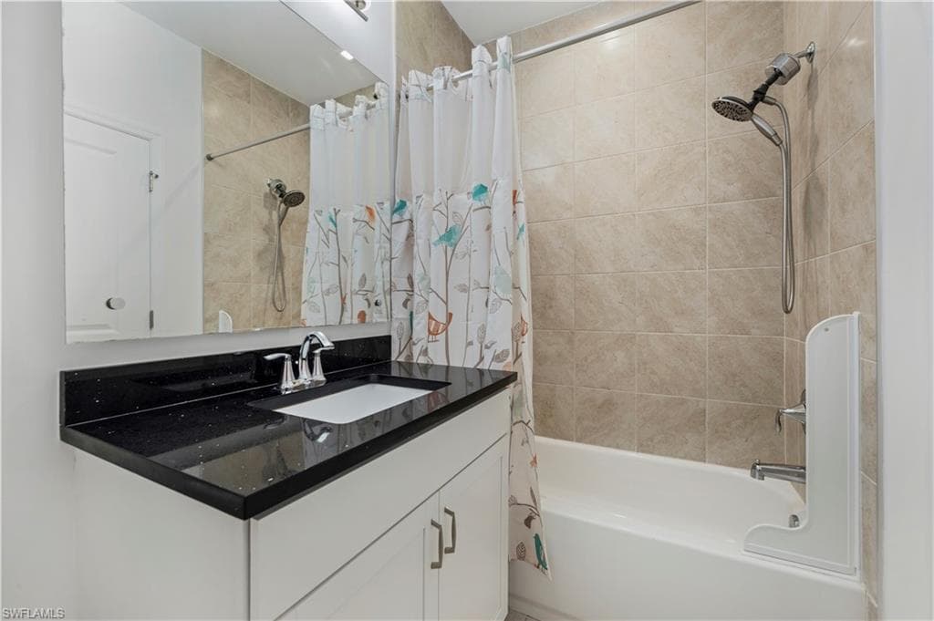 7549 Carnegie Way, Naples, FL 34119-11