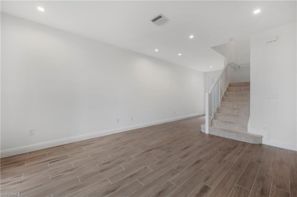 7549 Carnegie Way, Naples, FL 34119-5