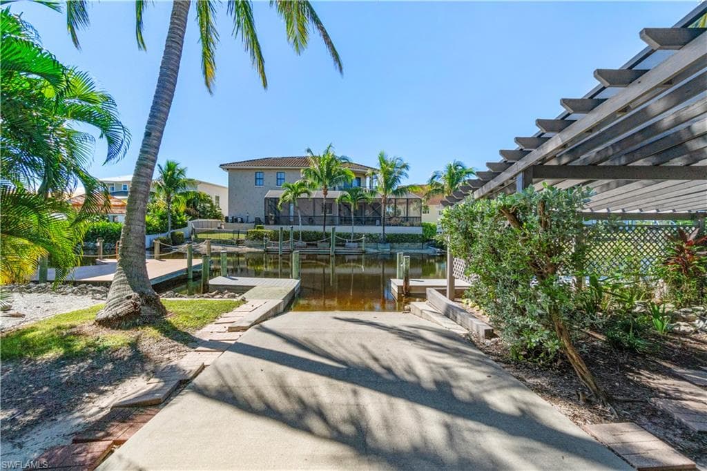 27189 Gasparilla Dr, Bonita Springs, FL 34135-27