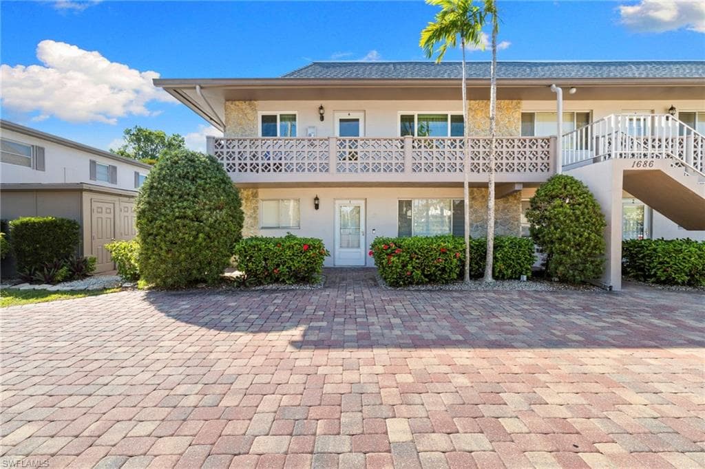 1686 Blue Point Ave B1, Naples, FL 34102-19