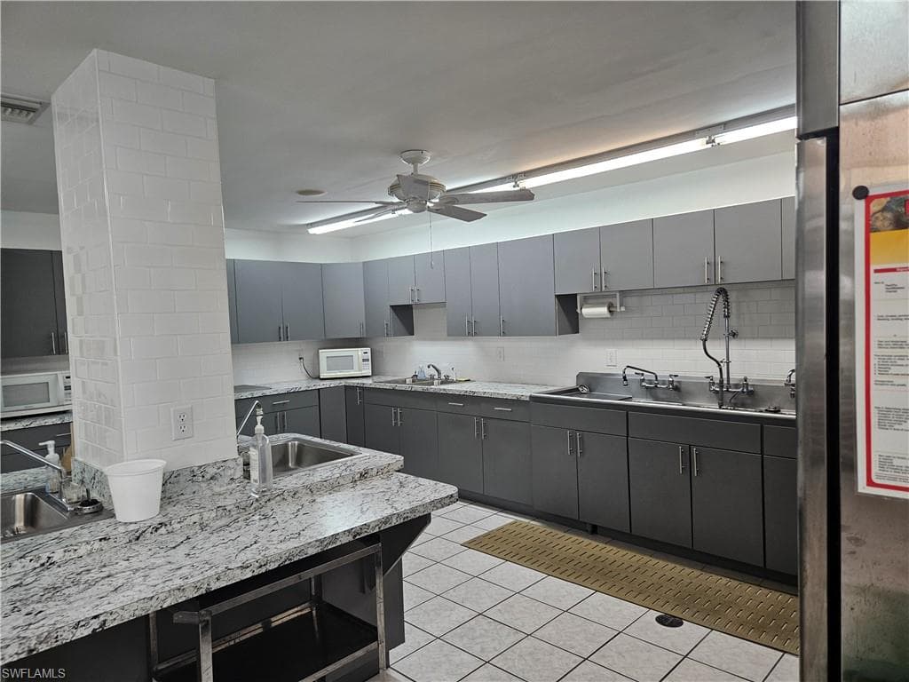 45 Aquamarine Ave 45q, Naples, FL 34114-44