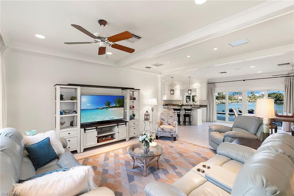 7 Glenview Manor Dr, Fort Myers Beach, FL 33931-9