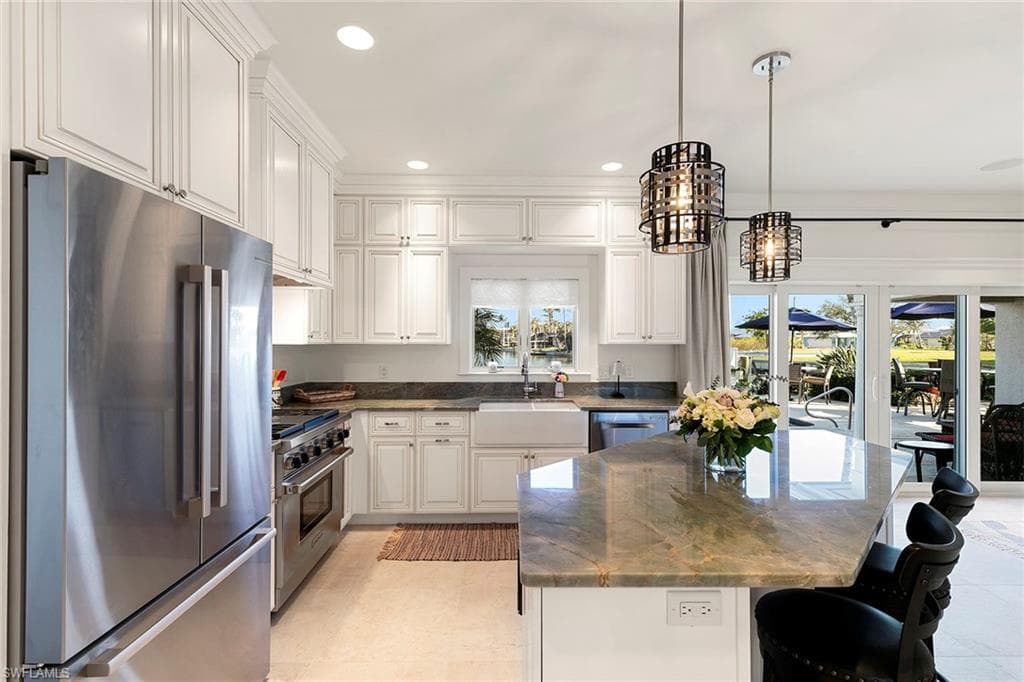 7 Glenview Manor Dr, Fort Myers Beach, FL 33931-17