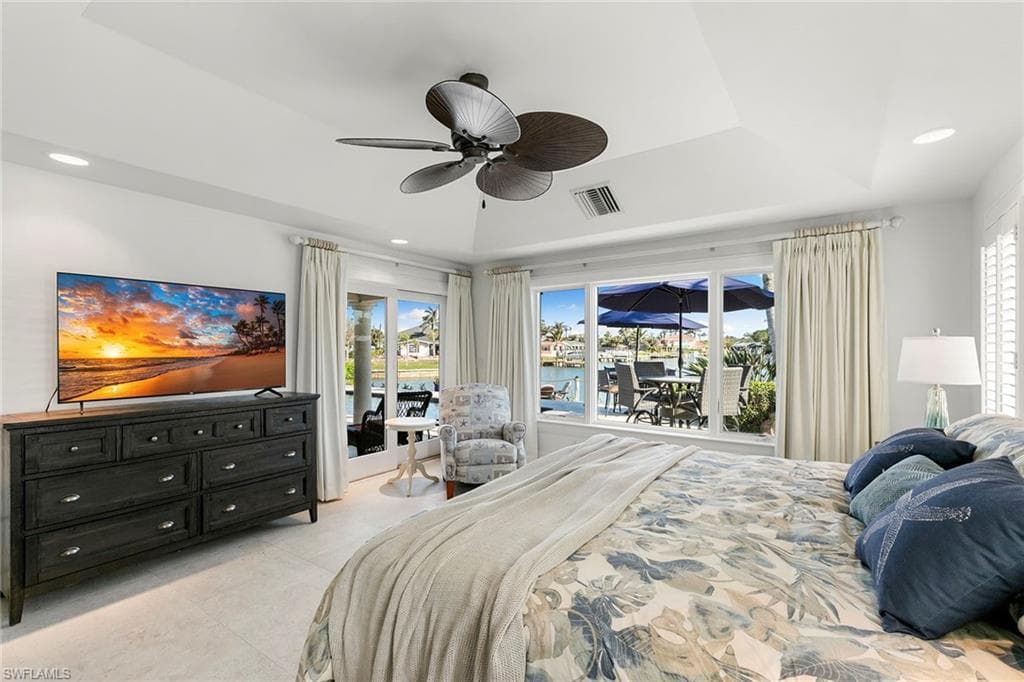 7 Glenview Manor Dr, Fort Myers Beach, FL 33931-21