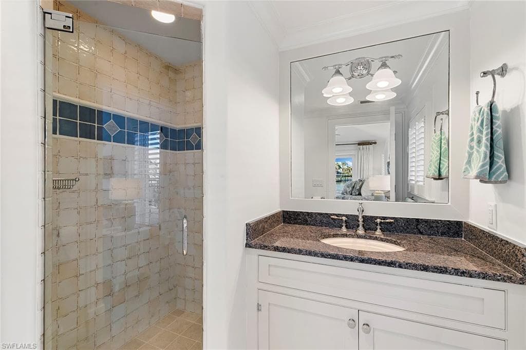 7 Glenview Manor Dr, Fort Myers Beach, FL 33931-28