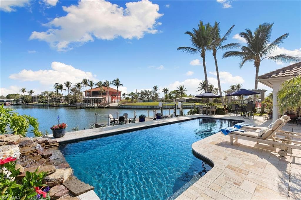 7 Glenview Manor Dr, Fort Myers Beach, FL 33931-29