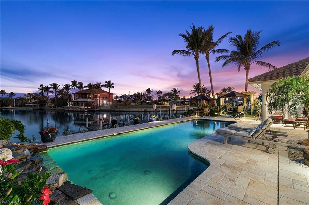 7 Glenview Manor Dr, Fort Myers Beach, FL 33931-30