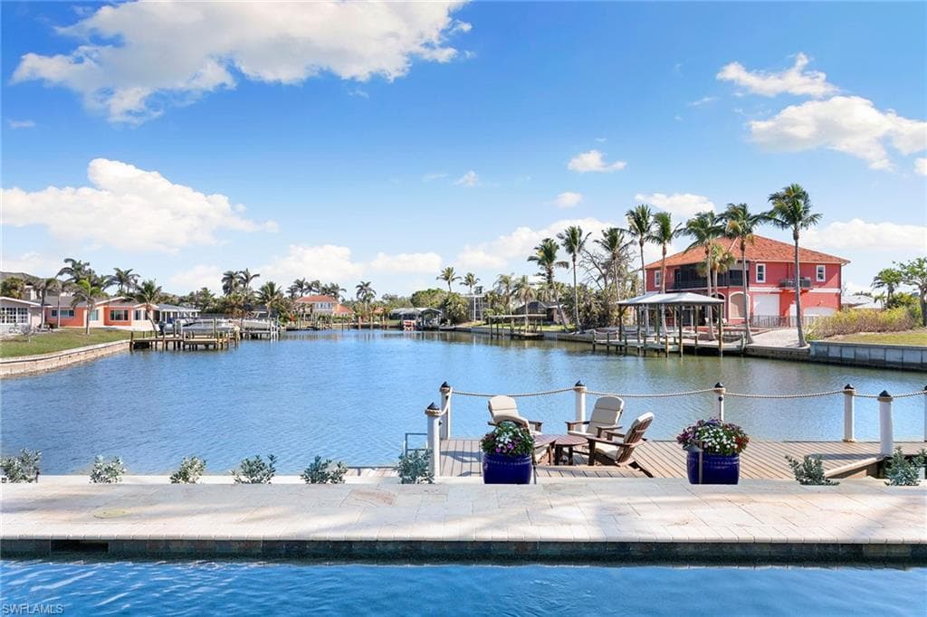 7 Glenview Manor Dr, Fort Myers Beach, FL 33931-32