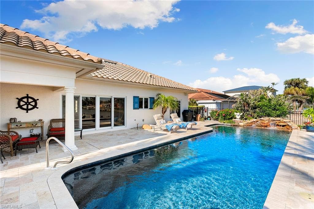 7 Glenview Manor Dr, Fort Myers Beach, FL 33931-35