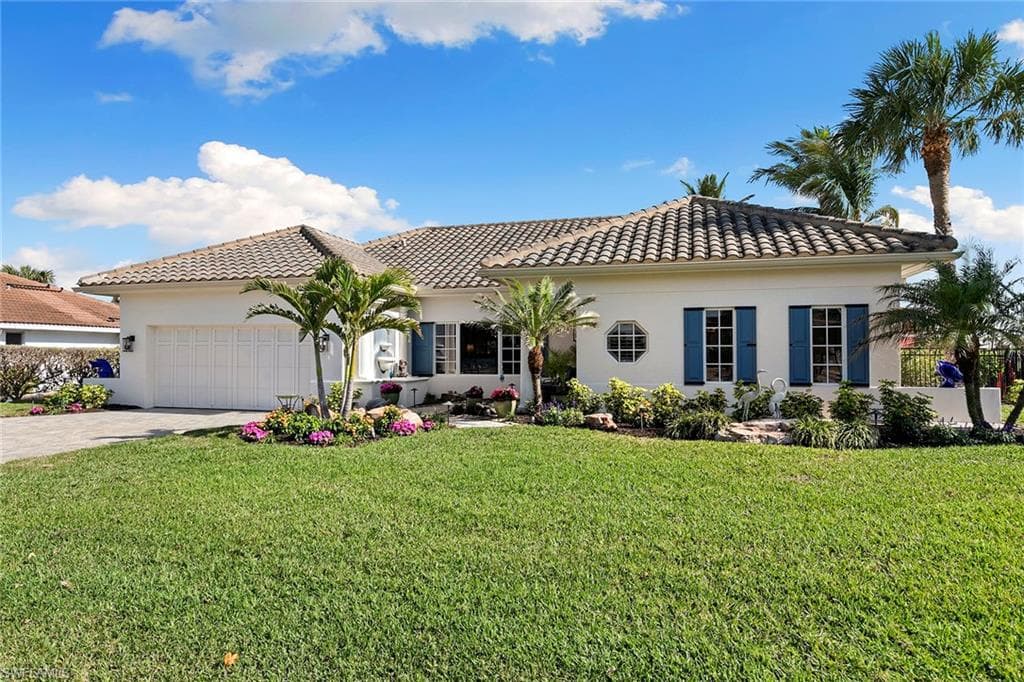 7 Glenview Manor Dr, Fort Myers Beach, FL 33931-7