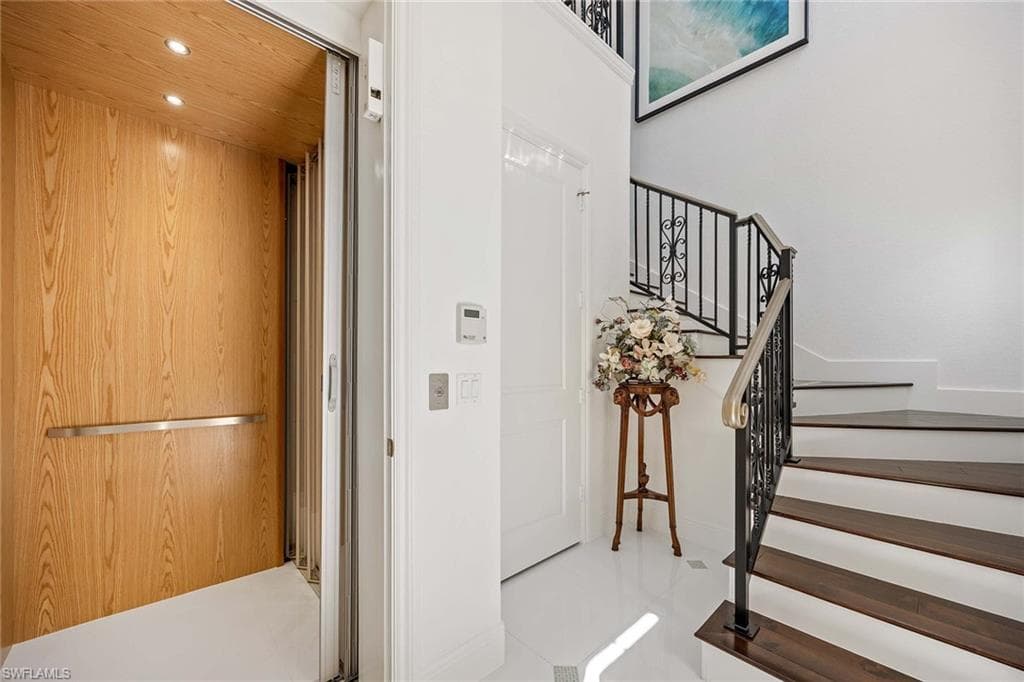 2718 Callista Ct 203, Naples, FL 34114-4