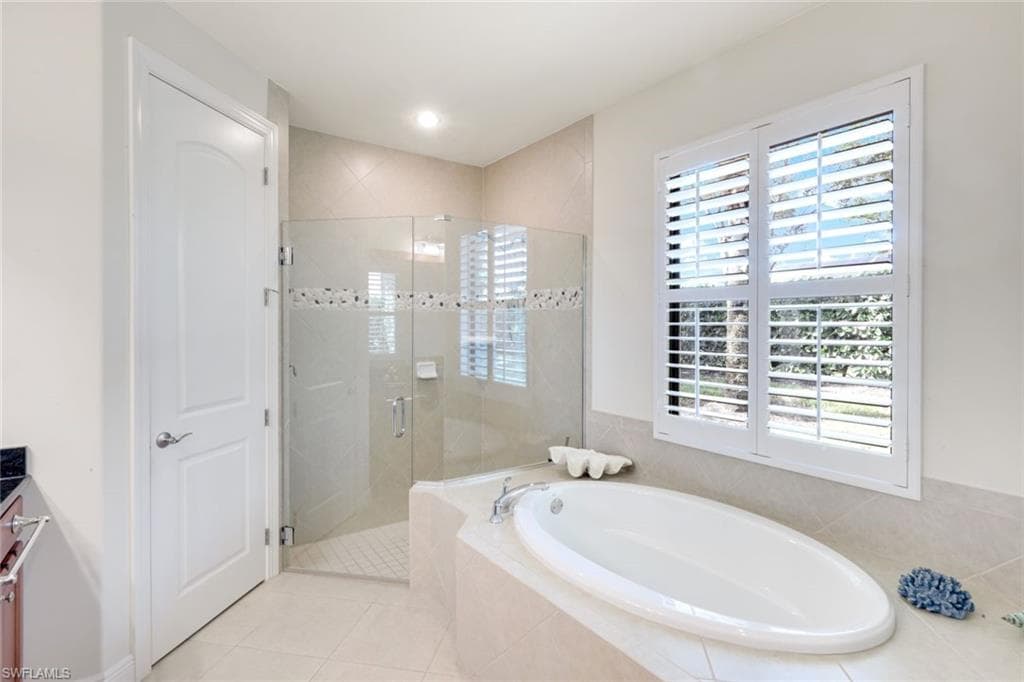 9909 Casabella Way, Bonita Springs, FL 34135-19