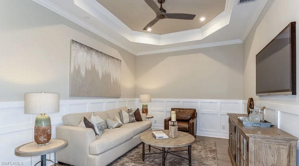 15319 Lucerna St 202, Naples, FL 34114-14