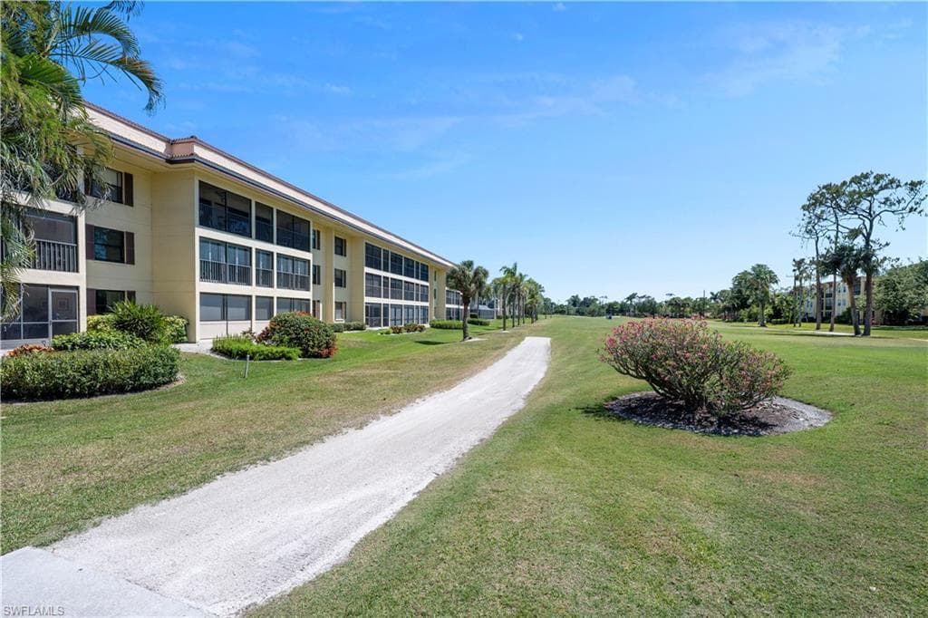 151 Quail Forest Blvd 202, Naples, FL 34105-15