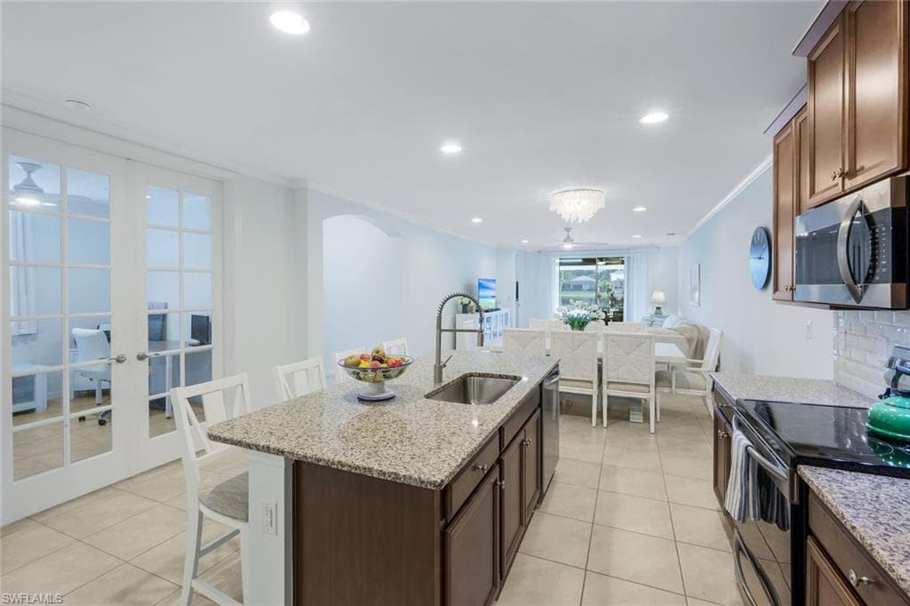 14795 Edgewater Cir, Naples, FL 34114-9