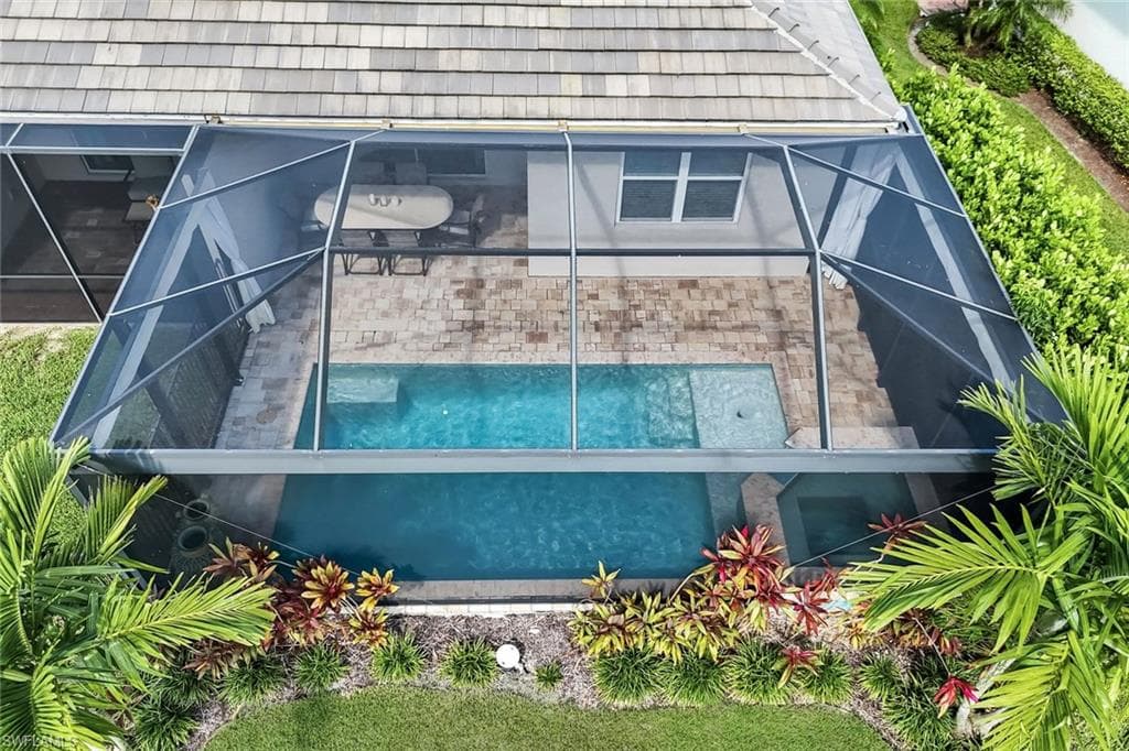 14795 Edgewater Cir, Naples, FL 34114-24