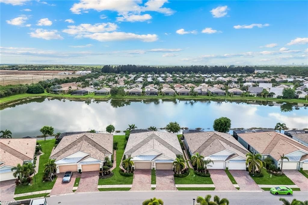 14795 Edgewater Cir, Naples, FL 34114-31