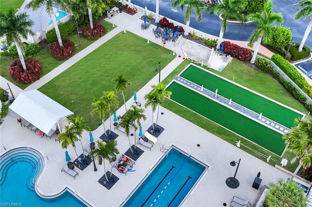 14795 Edgewater Cir, Naples, FL 34114-37