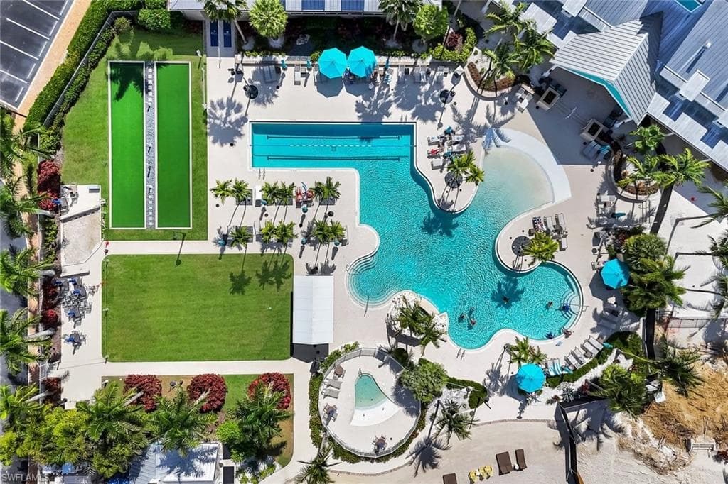 14795 Edgewater Cir, Naples, FL 34114-38