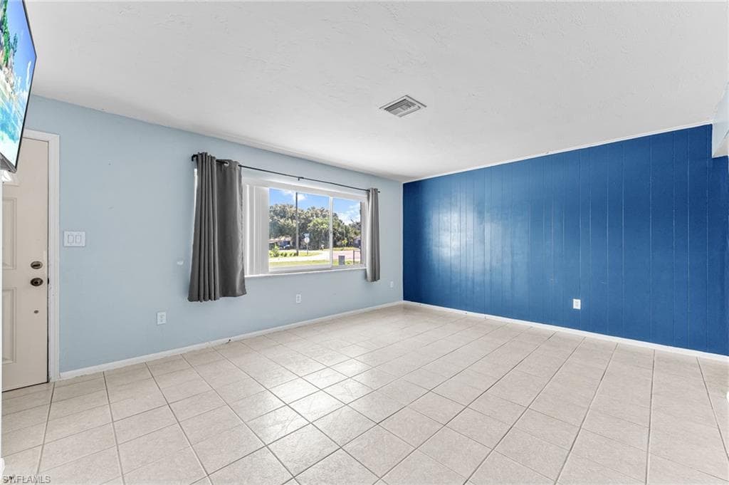 2149 Tropic Ave, Fort Myers, FL 33905-5