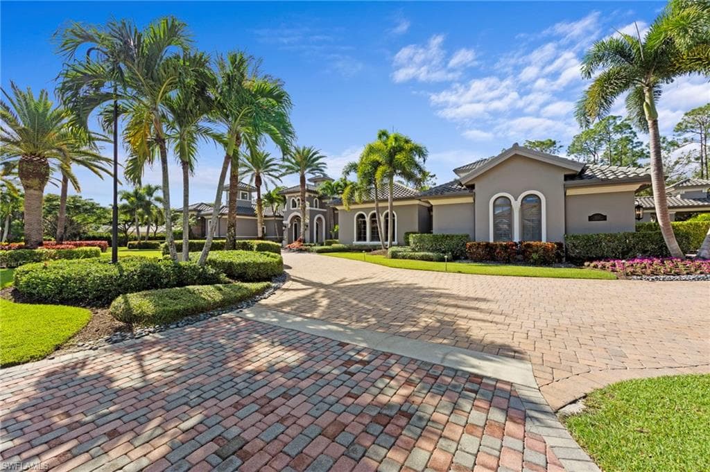 4517 Brynwood Dr, Naples, FL 34119-45