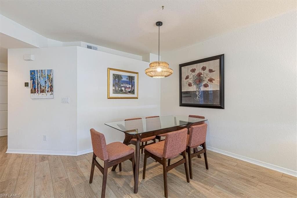 6804 Satinleaf Rd S 102, Naples, FL 34109-9