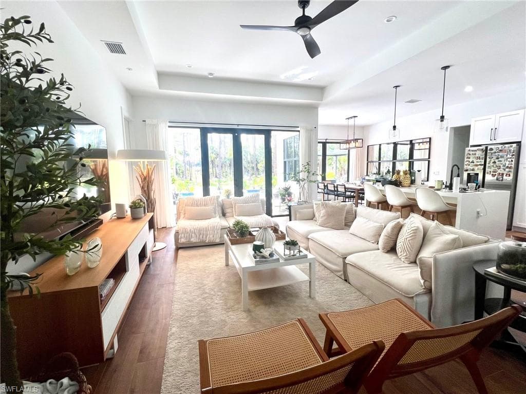 510 12th Ave NE, Naples, FL 34120-11