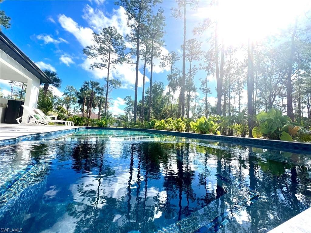 510 12th Ave NE, Naples, FL 34120-1