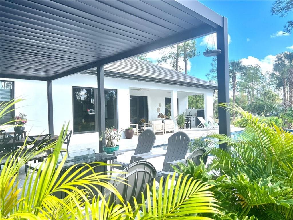 510 12th Ave NE, Naples, FL 34120-37