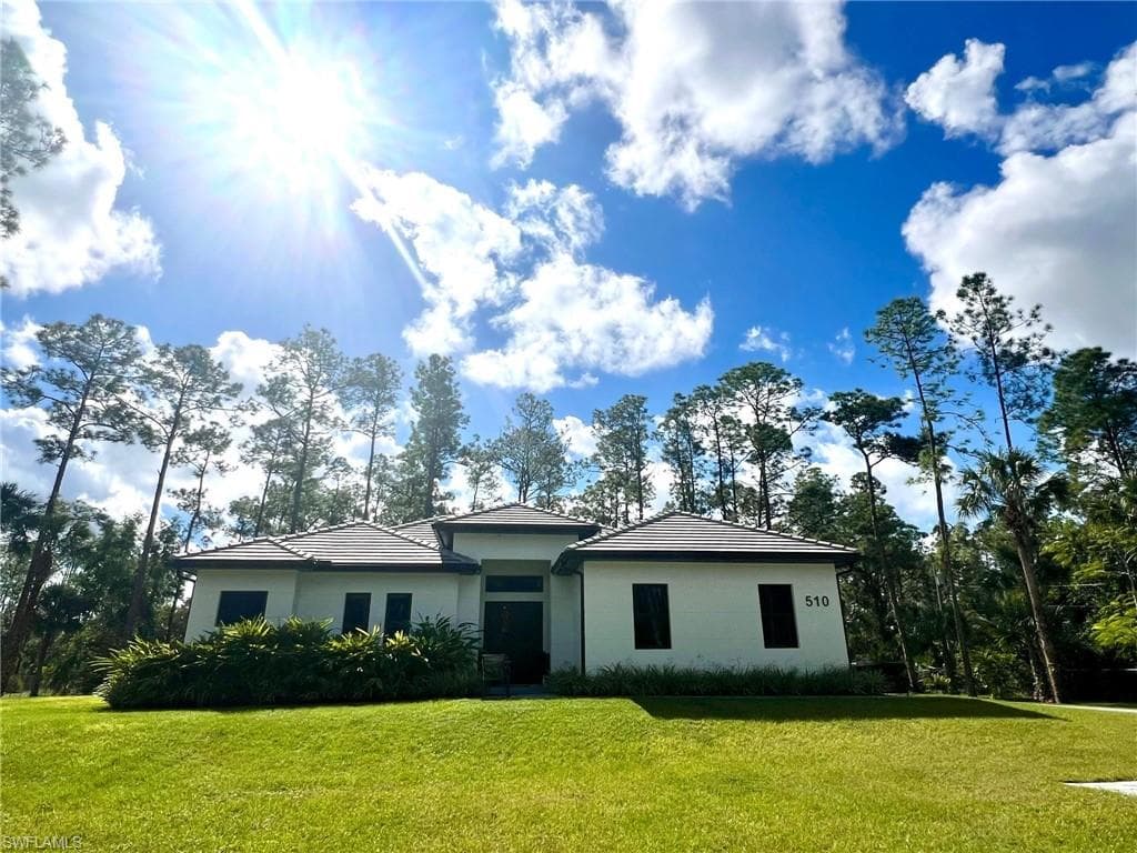510 12th Ave NE, Naples, FL 34120-2