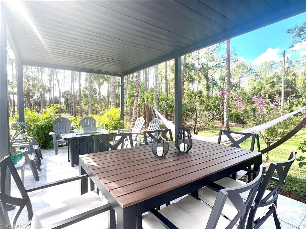 510 12th Ave NE, Naples, FL 34120-39