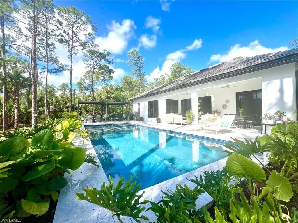 510 12th Ave NE, Naples, FL 34120-41