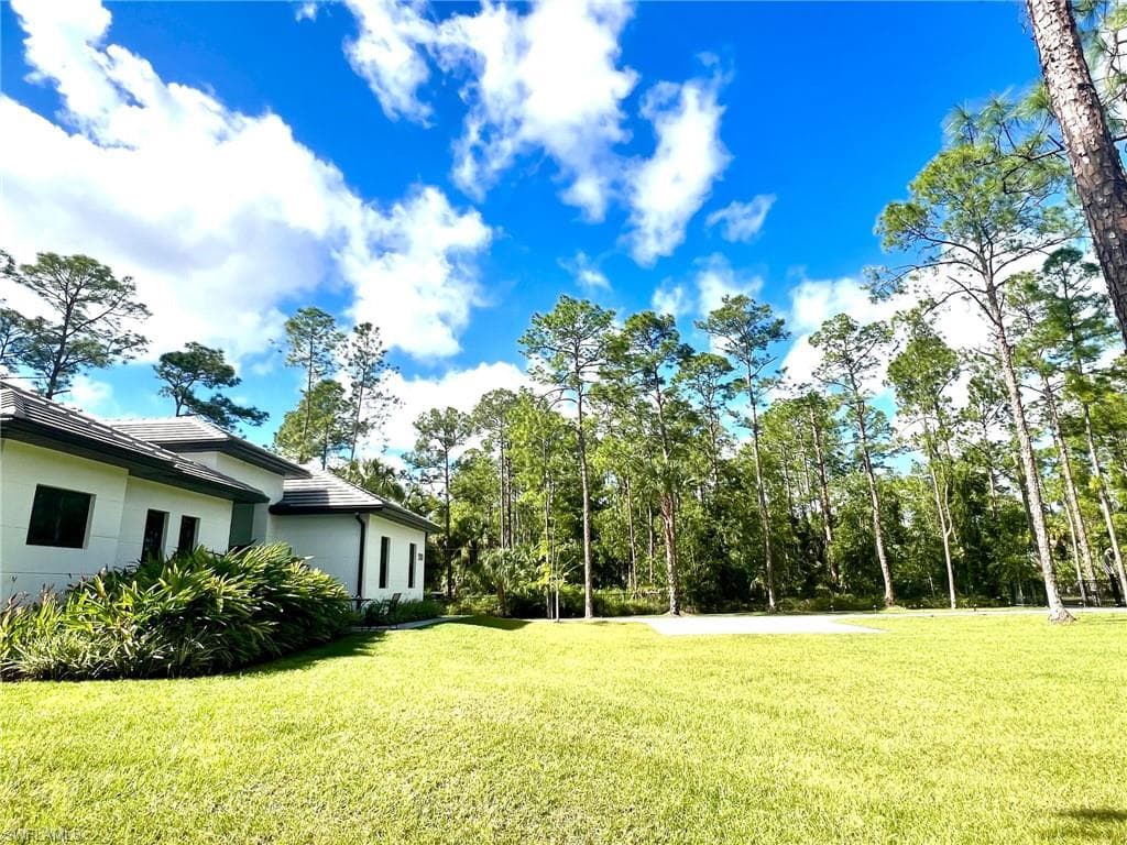 510 12th Ave NE, Naples, FL 34120-4