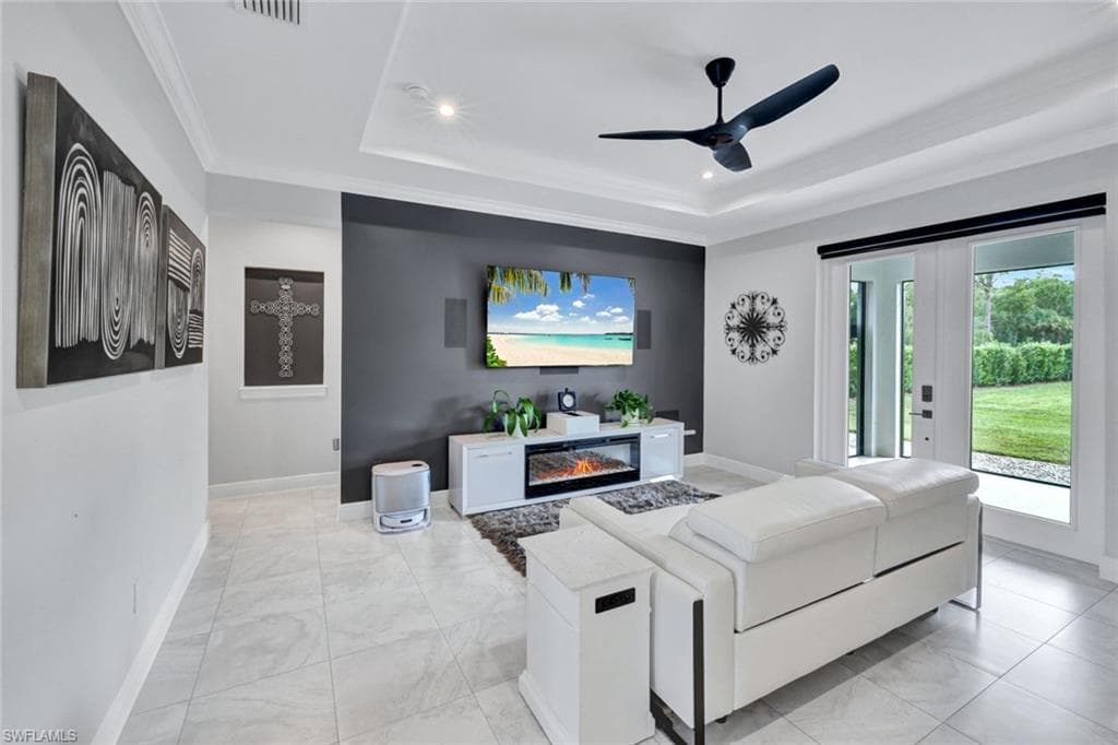 2552 52nd Ave NE, Naples, FL 34120-8