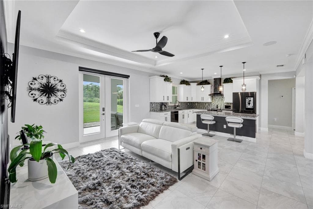 2552 52nd Ave NE, Naples, FL 34120-9